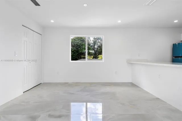 $3,200 | 2926 Northwest 58th Street, Unit 2926, Miami, FL 33142