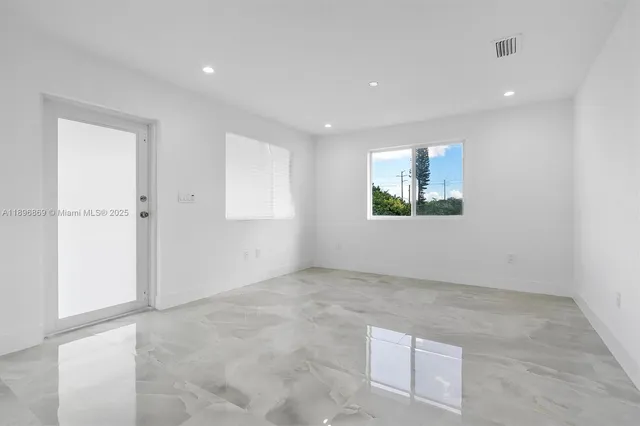 $3,200 | 2926 Northwest 58th Street, Unit 2926, Miami, FL 33142