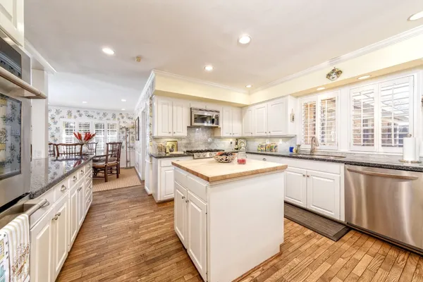 $8,000 | 11407 South Chestwood Drive, Houston, TX 77024