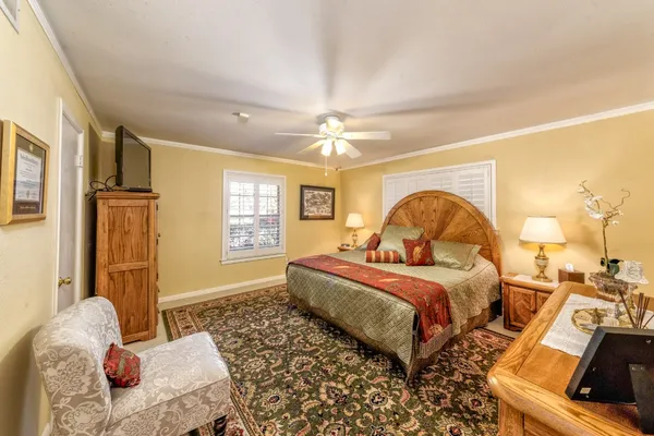 $8,000 | 11407 South Chestwood Drive, Houston, TX 77024