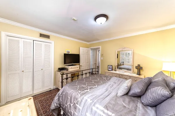 $8,000 | 11407 South Chestwood Drive, Houston, TX 77024