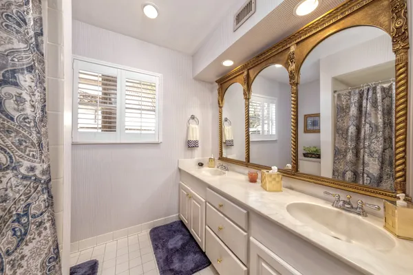 $8,000 | 11407 South Chestwood Drive, Houston, TX 77024