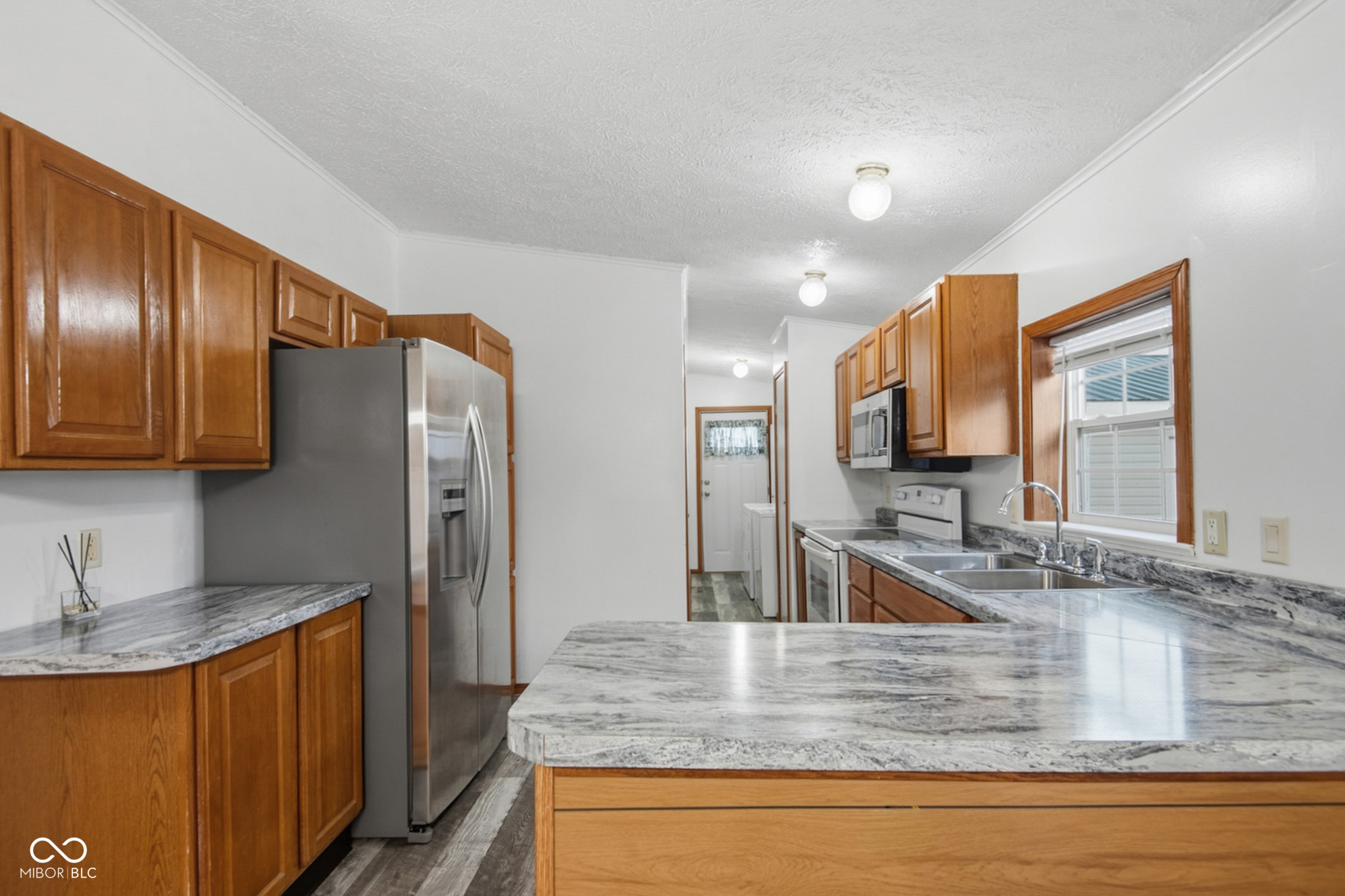 3373 Spring Valley Drive Columbus, IN 47203 - Photo 11 of 32