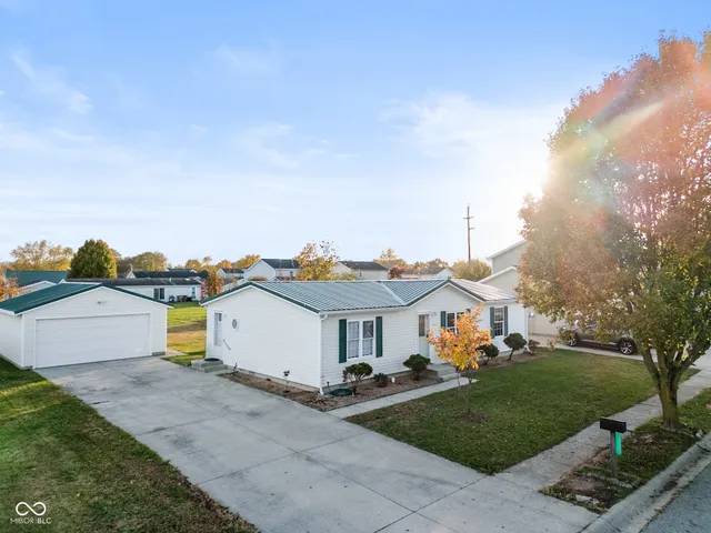 $195,000 | 3373 Spring Valley Drive, Columbus, IN 47203