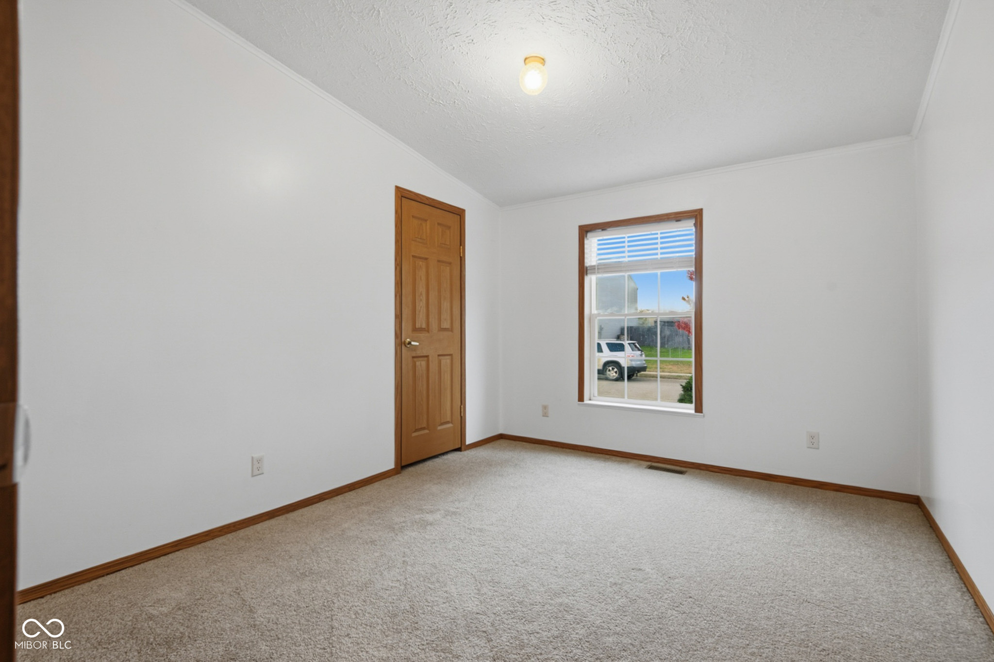 3373 Spring Valley Drive Columbus, IN 47203 - Photo 23 of 32