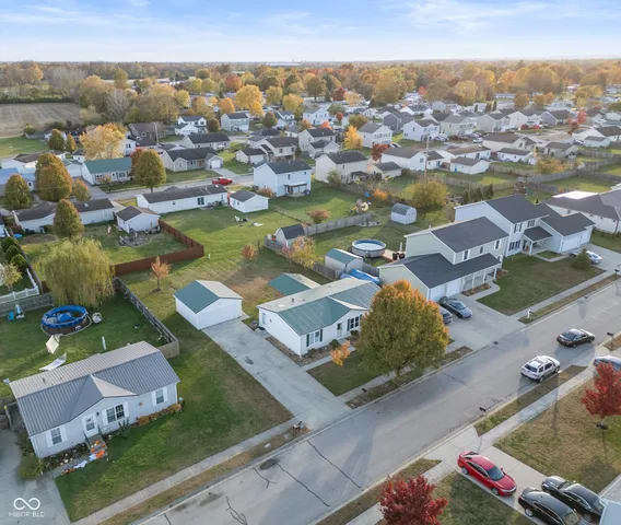 $195,000 | 3373 Spring Valley Drive, Columbus, IN 47203