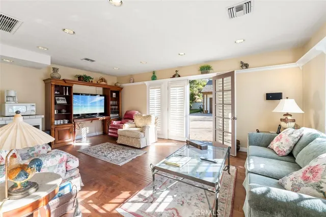 $5,700,000 | 5250 Scott Robertson Road, Hidden Hills, CA 91302