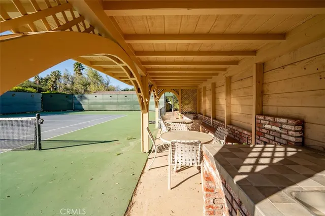 $5,700,000 | 5250 Scott Robertson Road, Hidden Hills, CA 91302