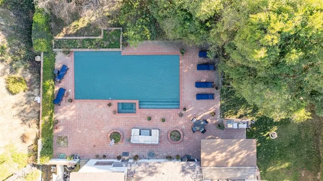 $5,700,000 | 5250 Scott Robertson Road, Hidden Hills, CA 91302