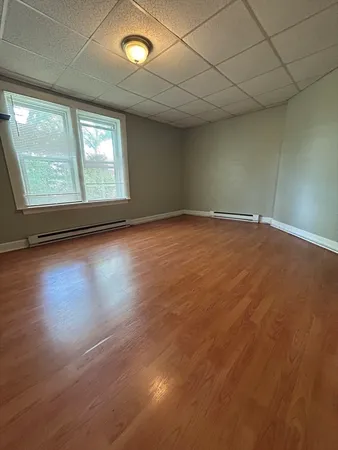 $1,200 | 604 Rock Street, Unit 6, Fall River, MA 02720