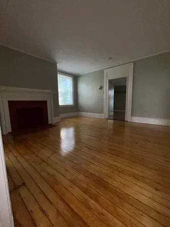 $1,200 | 604 Rock Street, Unit 6, Fall River, MA 02720