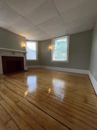 $1,200 | 604 Rock Street, Unit 6, Fall River, MA 02720