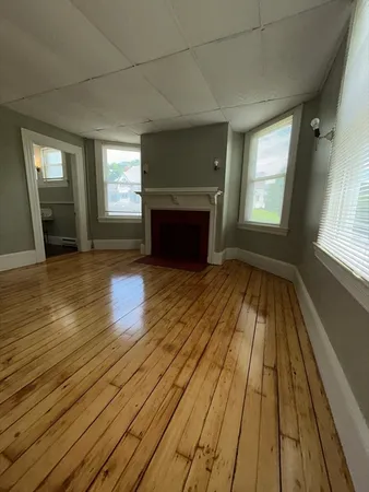 $1,200 | 604 Rock Street, Unit 6, Fall River, MA 02720