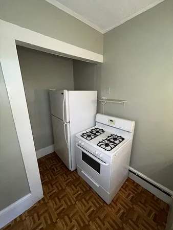 $1,200 | 604 Rock Street, Unit 6, Fall River, MA 02720