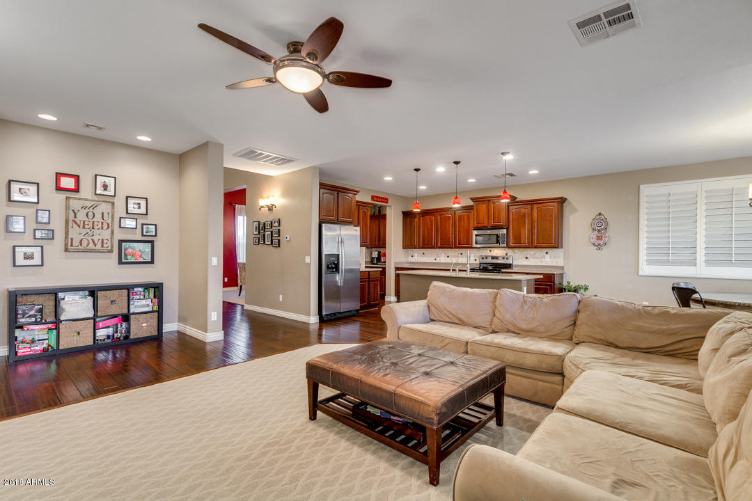 17580 West Verdin Road Goodyear, AZ 85338 - Photo 8 of 92 18-Verdin