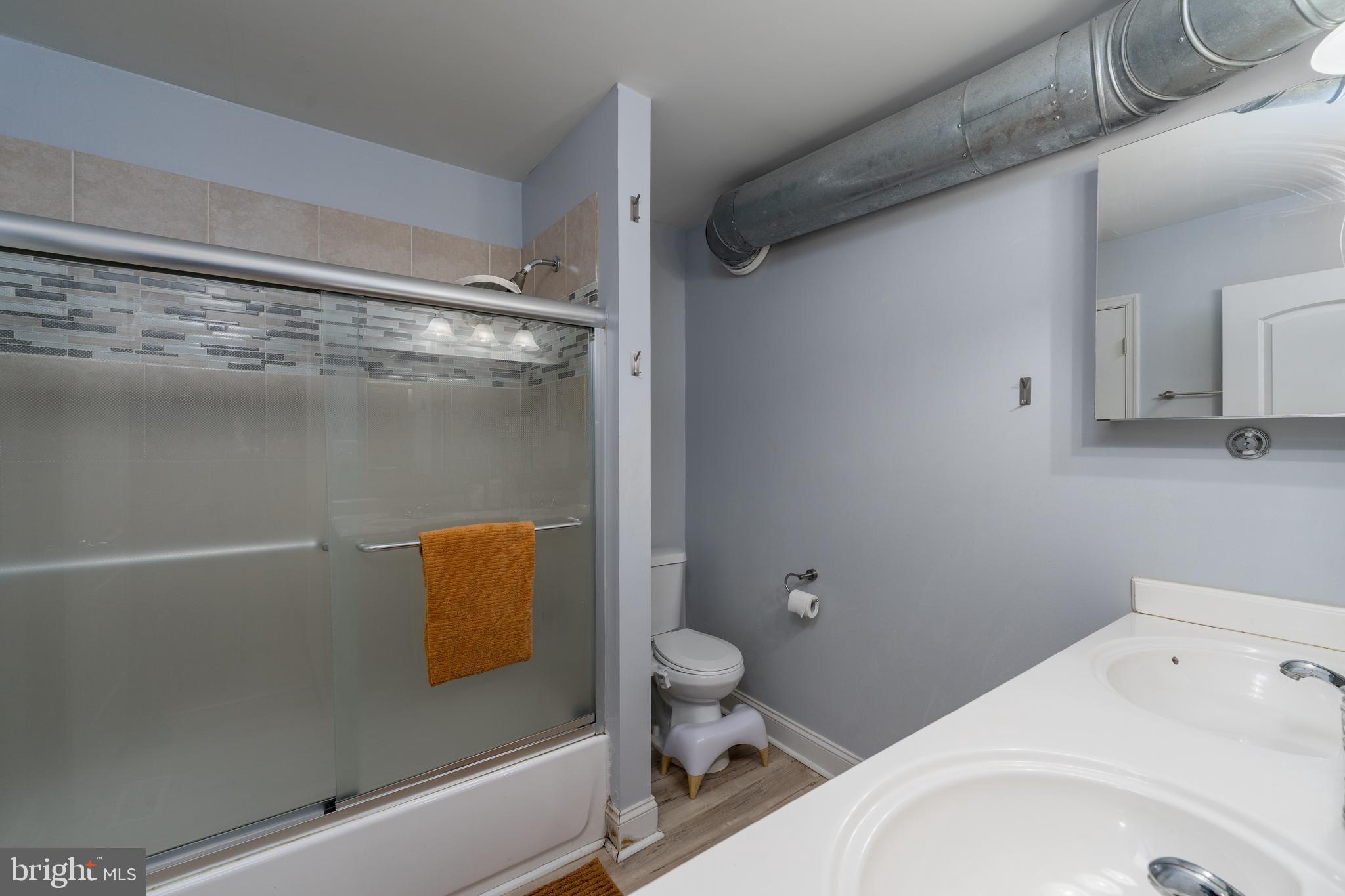 1452 Decatur Street Baltimore, MD 21230 - Photo 16 of 34 Full Bathroom in hallway