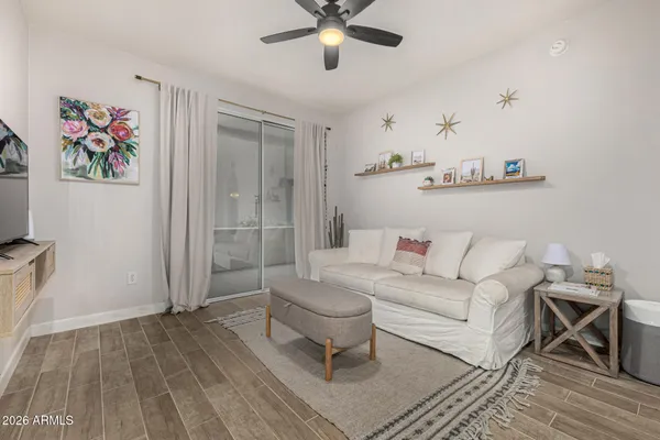 $214,000 | 2929 West Yorkshire Drive, Unit 1085, Phoenix, AZ 85027