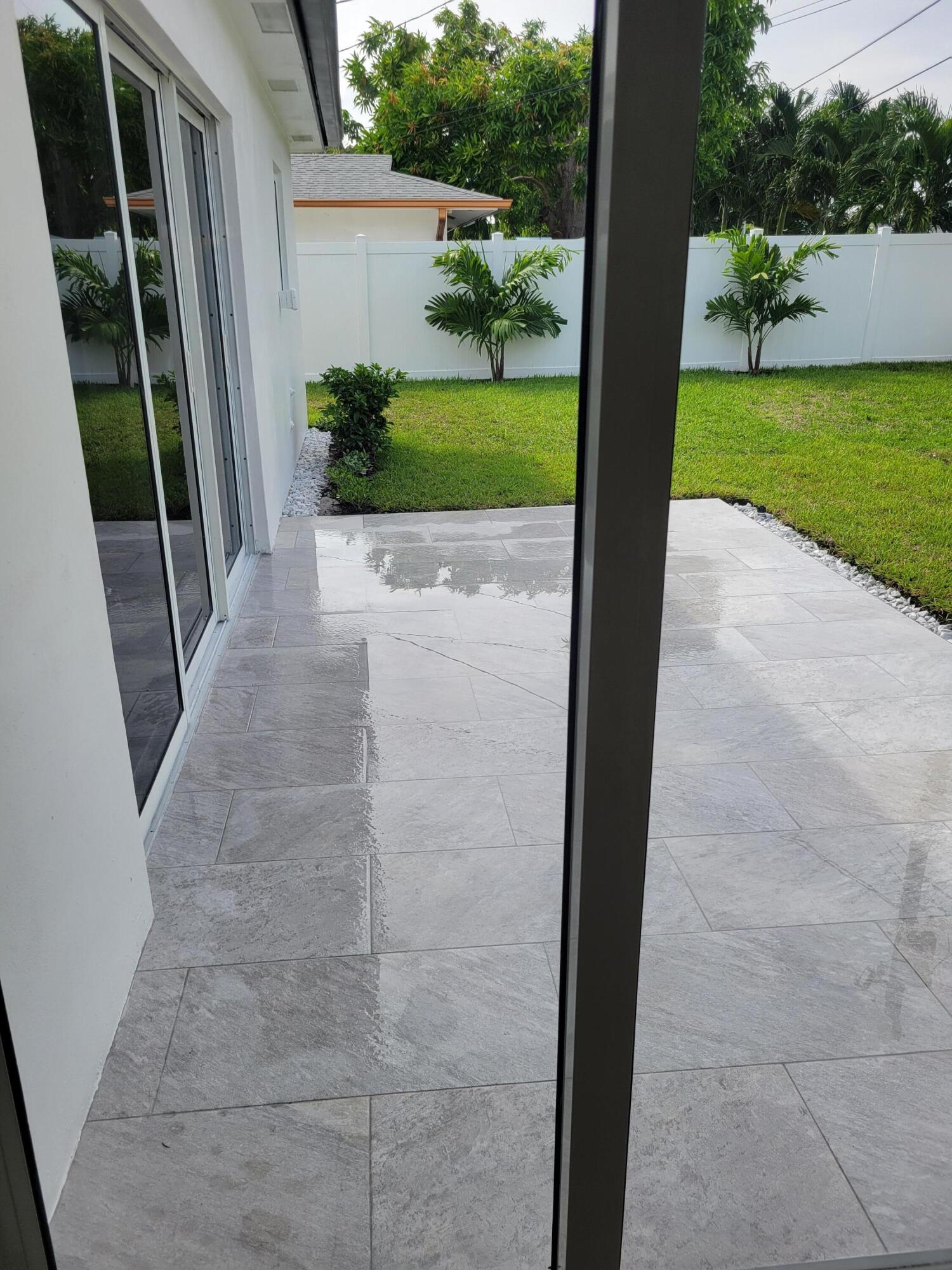 Undisclosed Address Boca Raton, FL 33432 - Photo 20 of 23 20_Room-I04