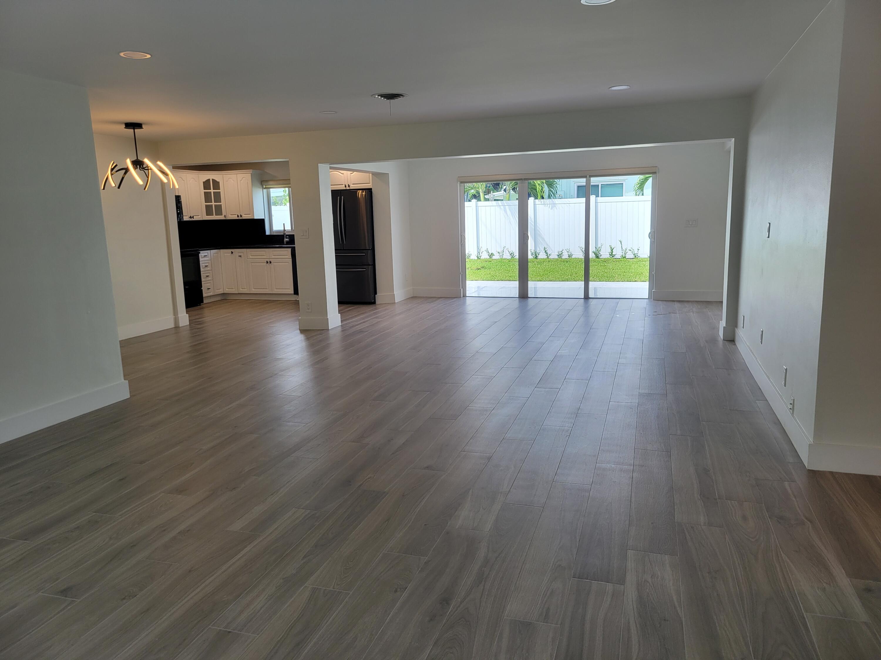 Undisclosed Address Boca Raton, FL 33432 - Photo 5 of 23 09_Main09