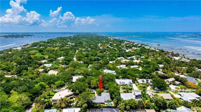 $1,055,000 | 8 Kingston Court, Stuart, FL 34996