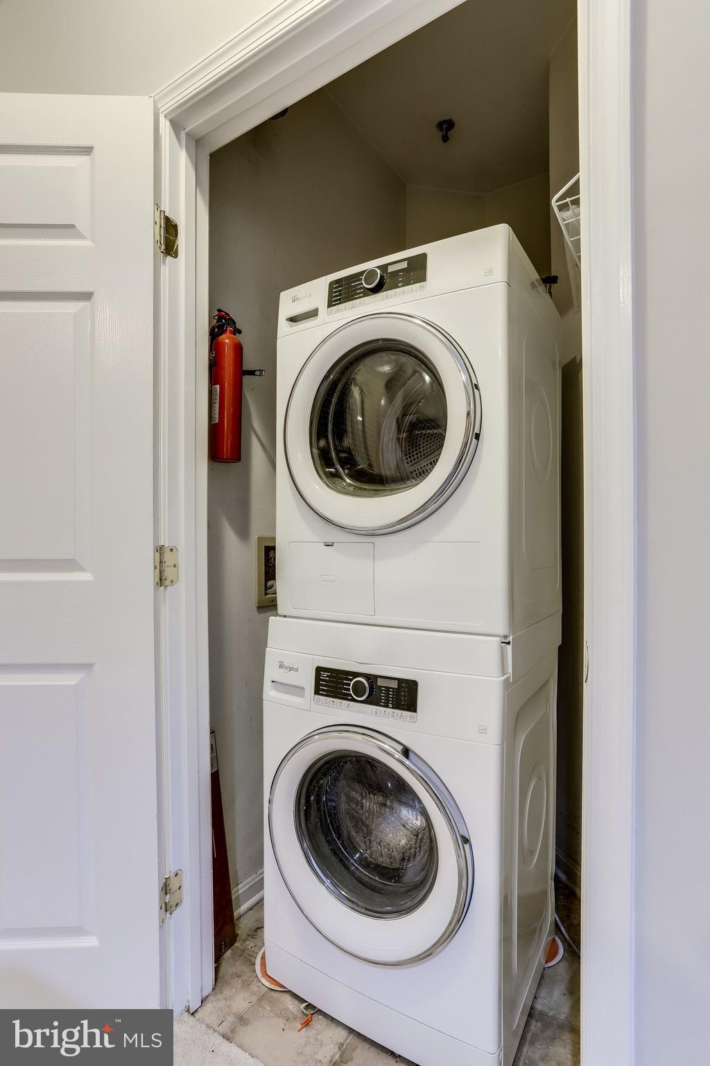 1357 Garden Wall Circle, Unit 708 Reston, VA 20194 - Photo 19 of 39 Stackable Washer & Dryer