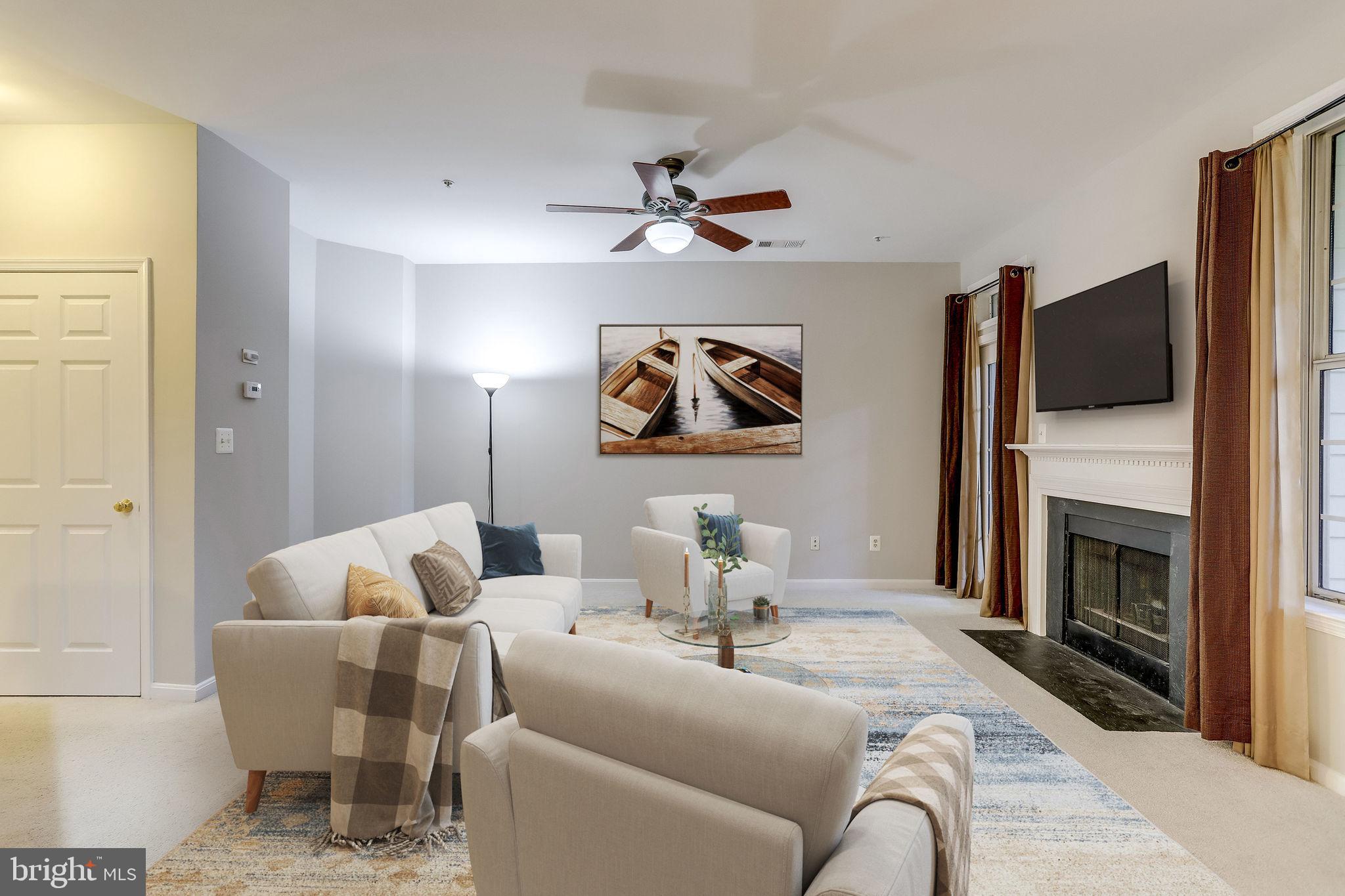 1357 Garden Wall Circle, Unit 708 Reston, VA 20194 - Photo 6 of 39 Family room