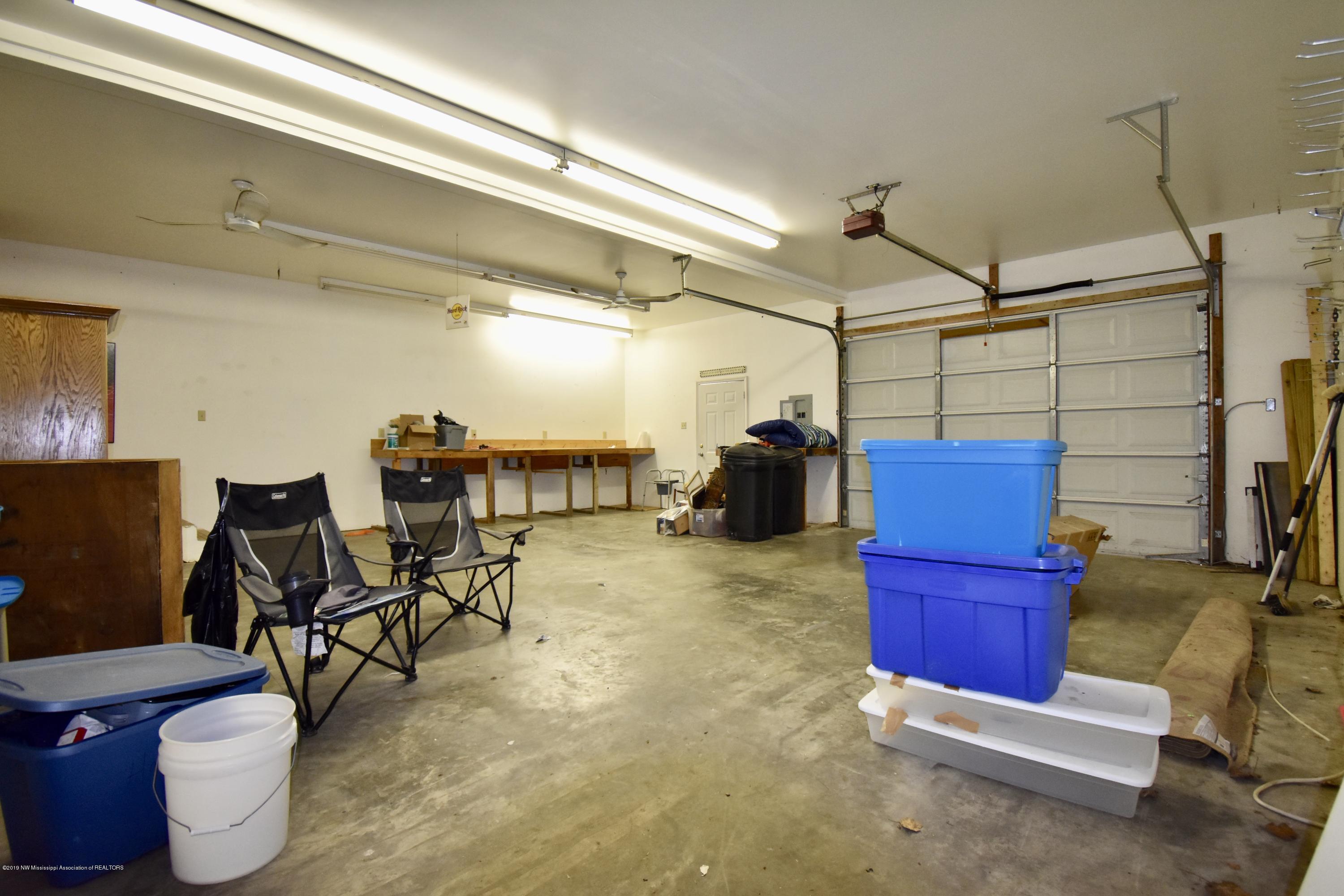 8980 Bell Ridge Drive Olive Branch, MS 38654 - Photo 29 of 31 Workshop with fully floored attic