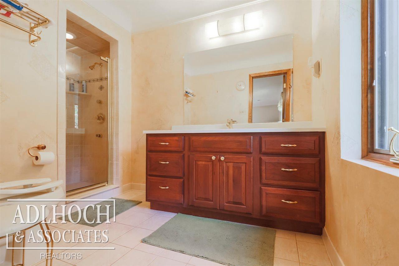 35 Clairview Road Grosse Pointe, MI 48236 - Photo 13 of 29 31329465-12.JPG