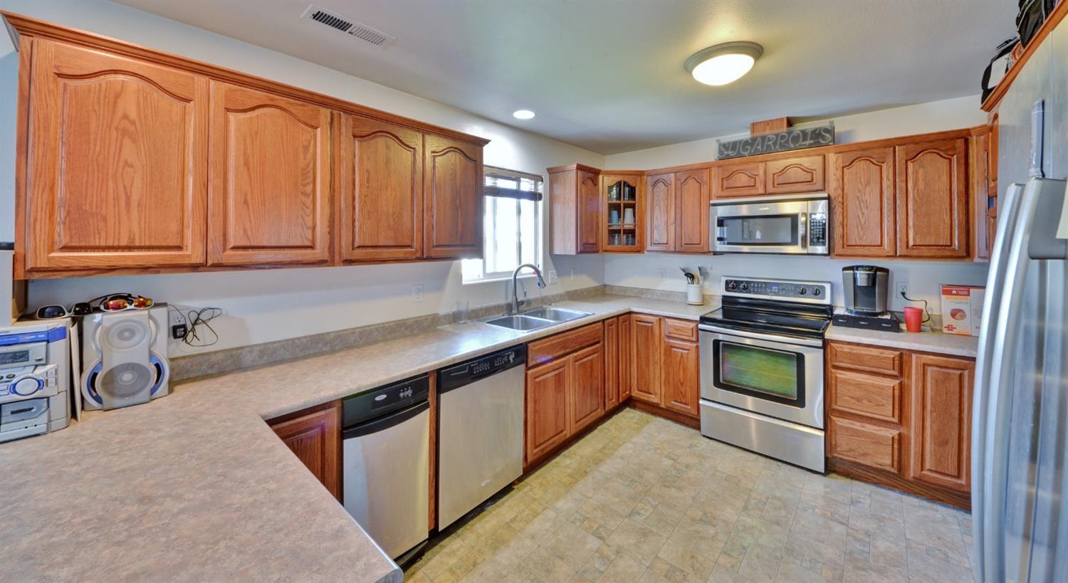 111 6th Street Phoenix, OR 97535 - Photo 4 of 14 Additional Photo