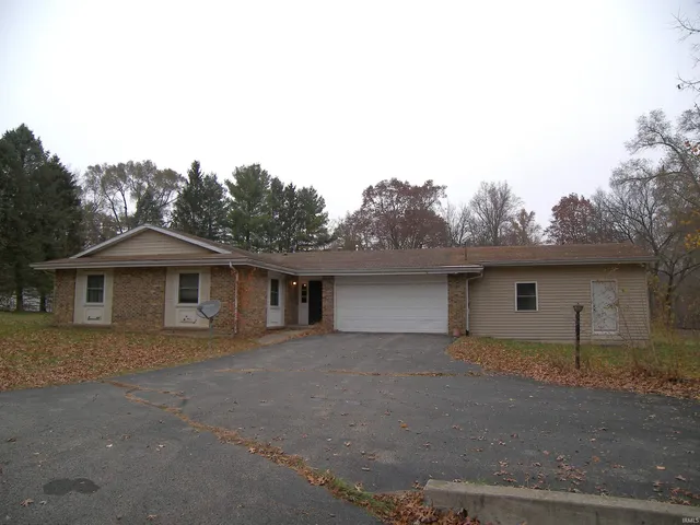 $208,000 | 217 East Ramar Drive, Warsaw, IN 46580