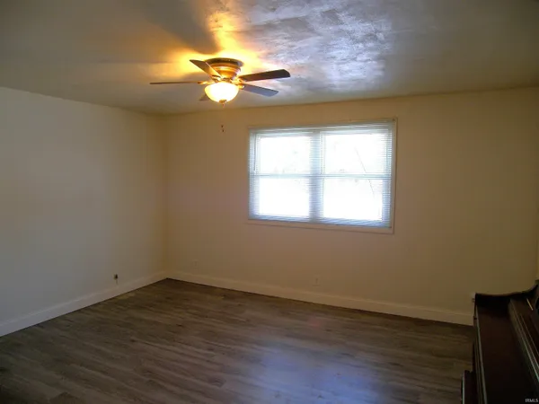 $208,000 | 217 East Ramar Drive, Warsaw, IN 46580