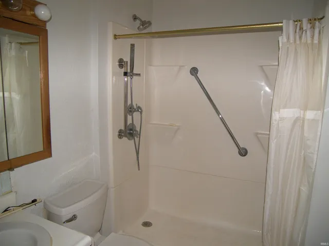 $208,000 | 217 East Ramar Drive, Warsaw, IN 46580