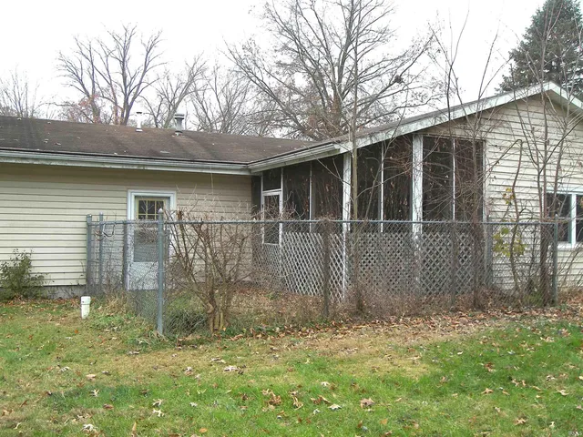 $208,000 | 217 East Ramar Drive, Warsaw, IN 46580