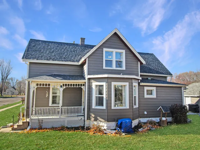 $315,000 | 524 Hamilton Street West, West Salem, WI 54669