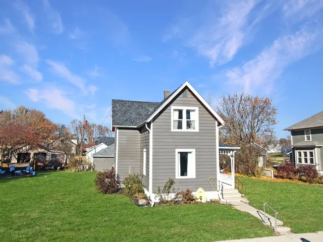 $315,000 | 524 Hamilton Street West, West Salem, WI 54669