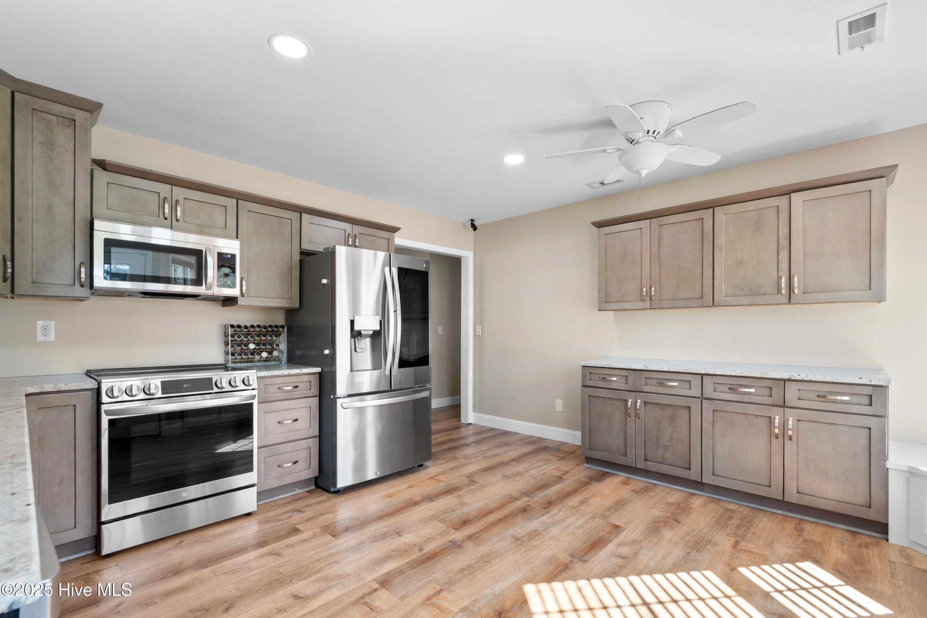 212 Deer Haven Drive Richlands, NC 28574 - Photo 6 of 22 19