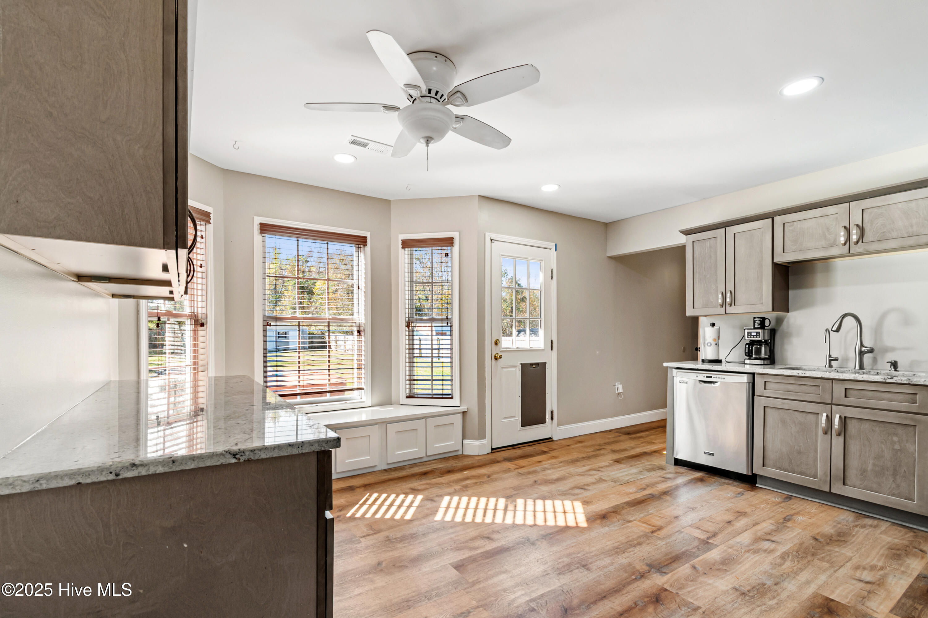 212 Deer Haven Drive Richlands, NC 28574 - Photo 9 of 22 kitchen