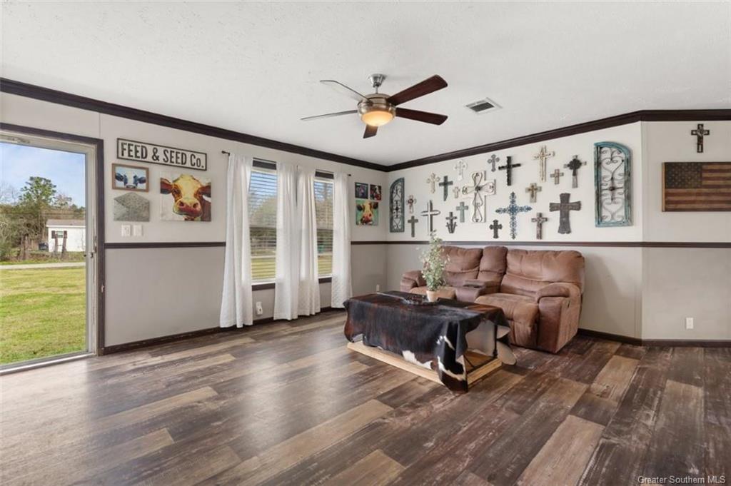 103 Tim Street Vinton, LA 70668 - Photo 4 of 29 Gallery Image 4