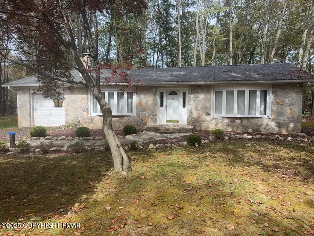 $2,350 | 5228 Hummingbird Drive, Pocono Summit, PA 18346
