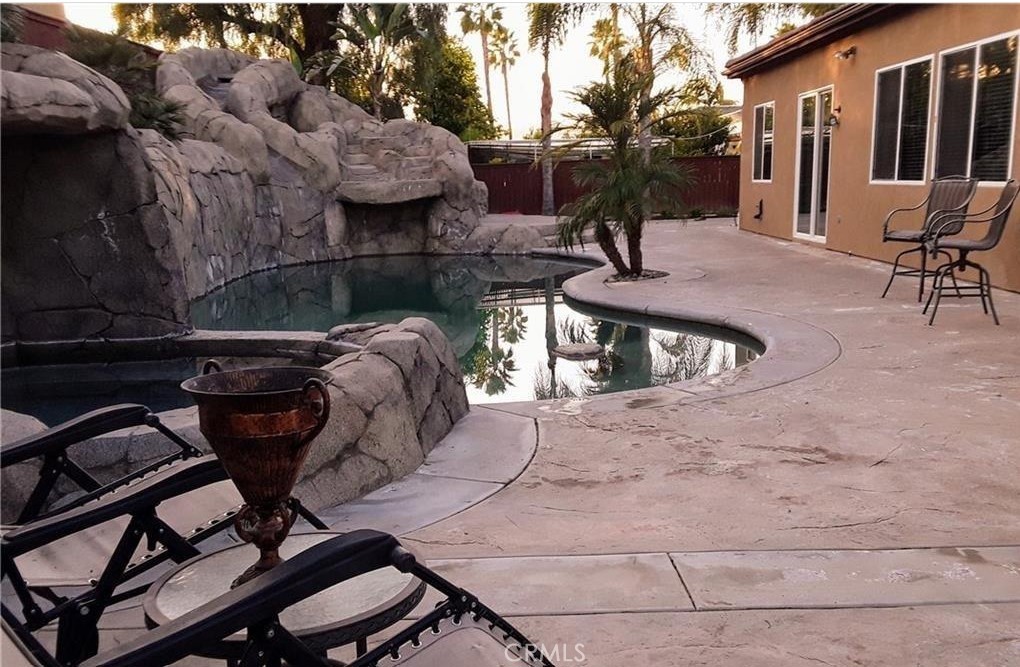 12701 Palm View Way Riverside, CA 92503 - Photo 9 of 26