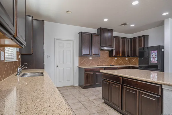 $2,800 | 2527 Villa Borghese, San Antonio, TX 78259