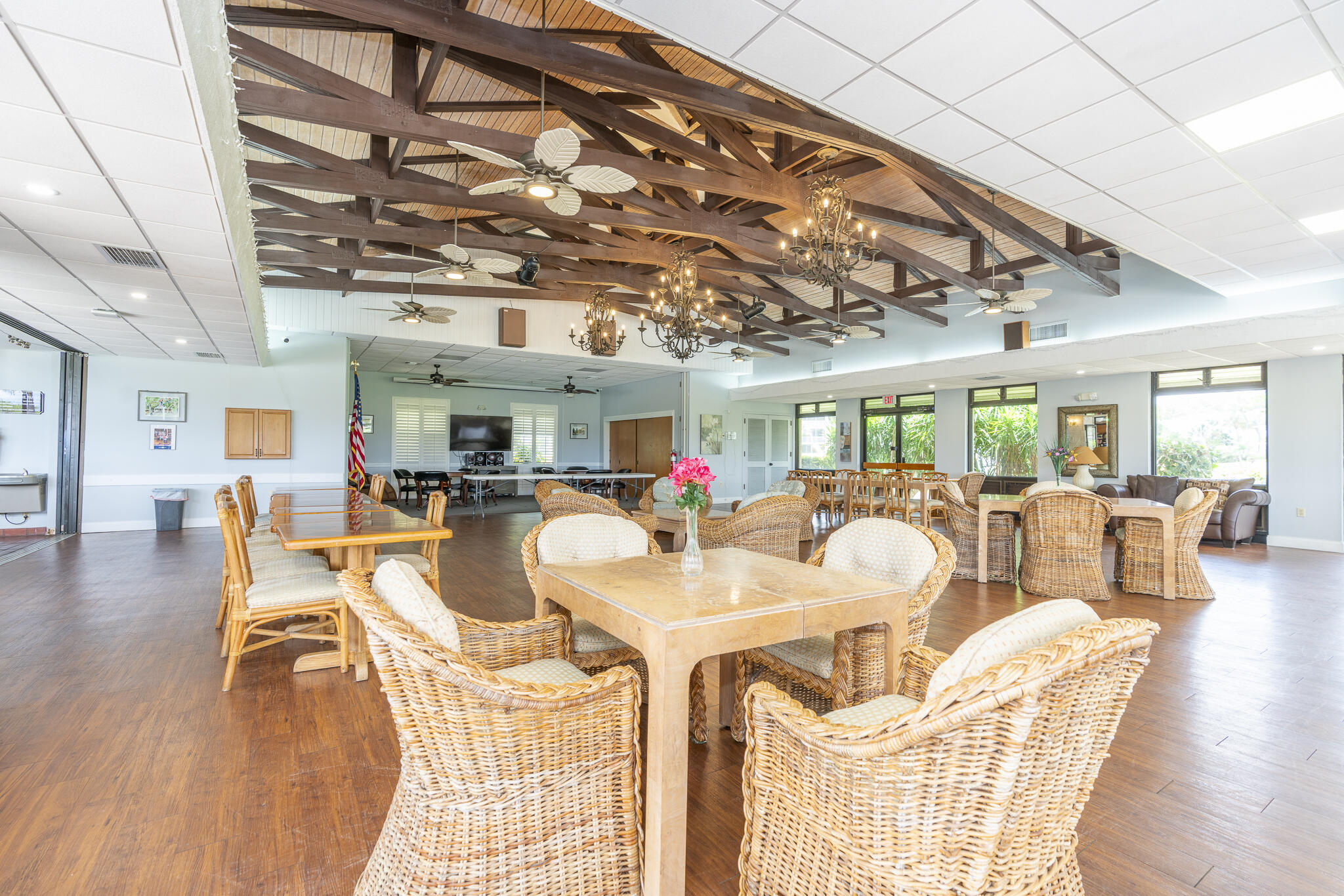 106 Half Moon Circle, Unit H2 Hypoluxo, FL 33462 - Photo 50 of 70 iPixx_11_Clubouse Int (6)