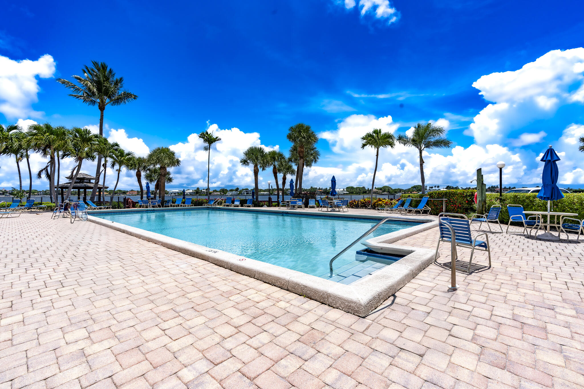 106 Half Moon Circle, Unit H2 Hypoluxo, FL 33462 - Photo 58 of 70 iPixx_11_Pool&Rec (2)