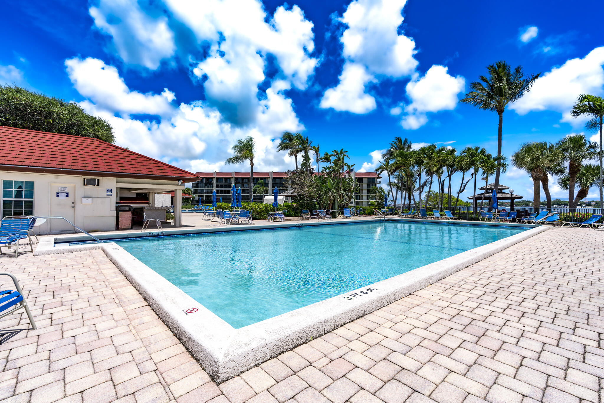 106 Half Moon Circle, Unit H2 Hypoluxo, FL 33462 - Photo 59 of 70 iPixx_11_Pool&Rec (3)