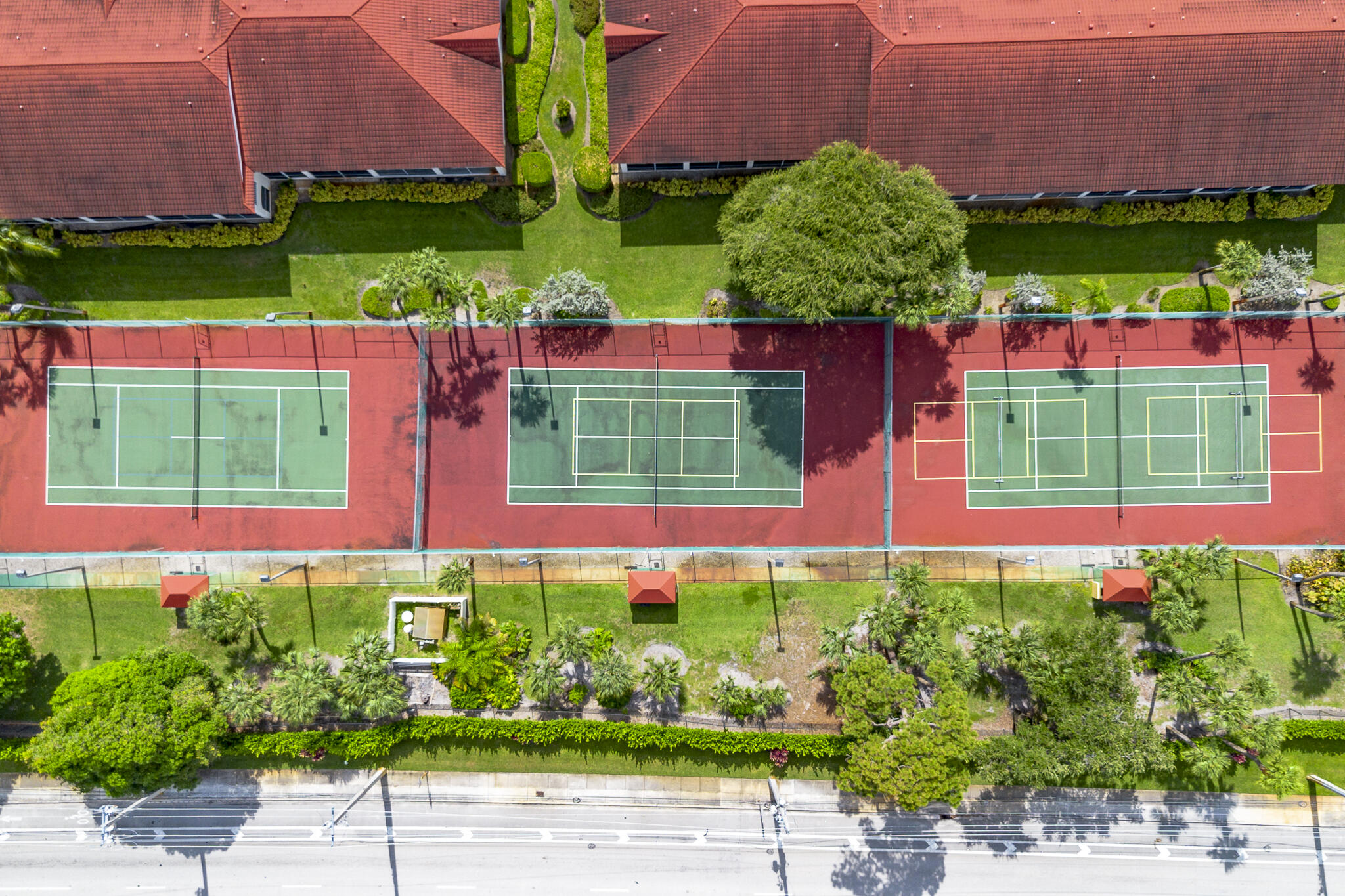 106 Half Moon Circle, Unit H2 Hypoluxo, FL 33462 - Photo 69 of 70 a view of a bunch of flowers and flowers