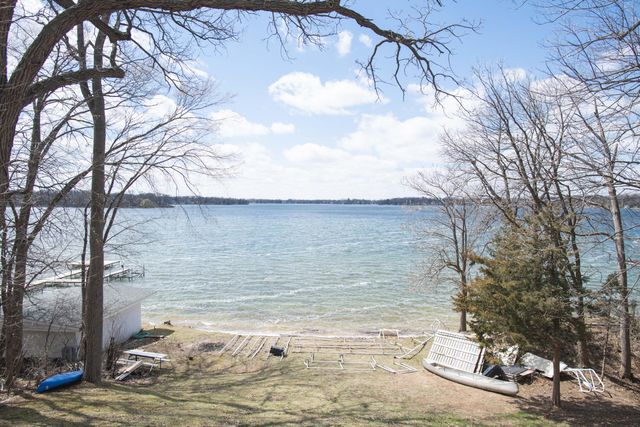 8824 392nd Avenue, Genoa City, WI 53128