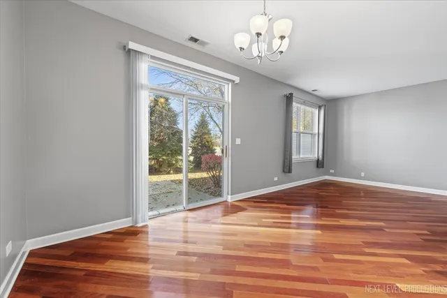 $2,400 | 450 Majestic Lane, Unit 450, Oswego, IL 60543