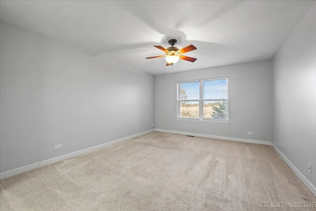 $2,400 | 450 Majestic Lane, Unit 450, Oswego, IL 60543