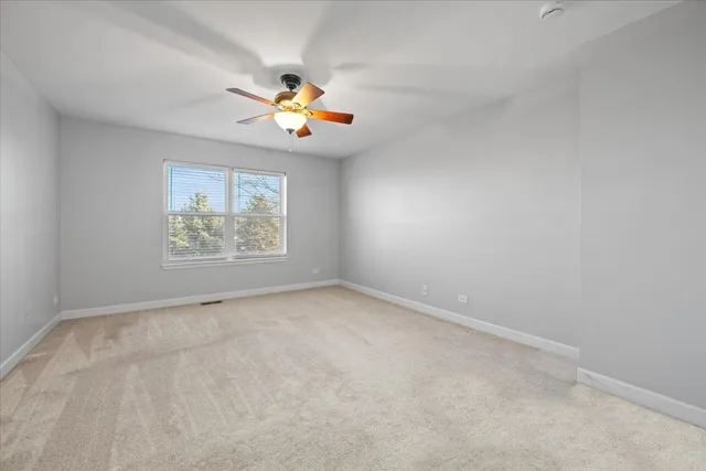 $2,400 | 450 Majestic Lane, Unit 450, Oswego, IL 60543