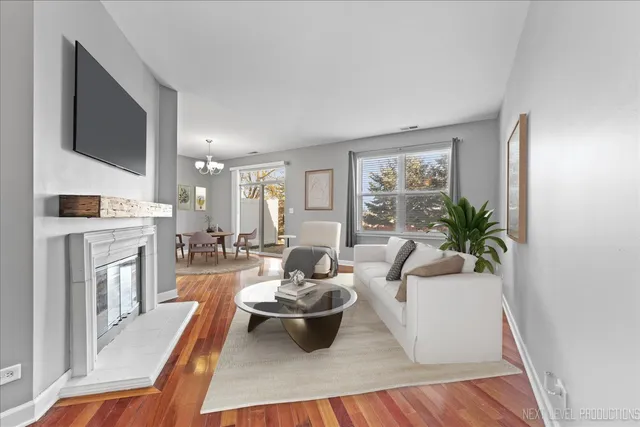 $2,400 | 450 Majestic Lane, Unit 450, Oswego, IL 60543